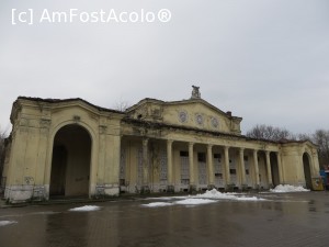 [P20] Fațada principal a teatrului de vară Bazilescu.  » foto by tata123 🔱
 - 
<span class="allrVoted glyphicon glyphicon-heart hidden" id="av706259"></span>
<a class="m-l-10 hidden" id="sv706259" onclick="voting_Foto_DelVot(,706259,11447)" role="button">șterge vot <span class="glyphicon glyphicon-remove"></span></a>
<a id="v9706259" class=" c-red"  onclick="voting_Foto_SetVot(706259)" role="button"><span class="glyphicon glyphicon-heart-empty"></span> <b>LIKE</b> = Votează poza</a> <img class="hidden"  id="f706259W9" src="/imagini/loader.gif" border="0" /><span class="AjErrMes hidden" id="e706259ErM"></span>