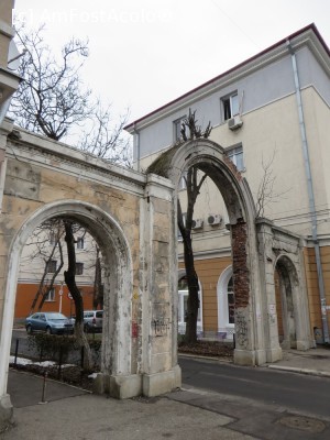 [P03] Arcadele ce unesc clădirile staliniste din Bucureștii Noi.  » foto by tata123 🔱
 - 
<span class="allrVoted glyphicon glyphicon-heart hidden" id="av706242"></span>
<a class="m-l-10 hidden" id="sv706242" onclick="voting_Foto_DelVot(,706242,11447)" role="button">șterge vot <span class="glyphicon glyphicon-remove"></span></a>
<a id="v9706242" class=" c-red"  onclick="voting_Foto_SetVot(706242)" role="button"><span class="glyphicon glyphicon-heart-empty"></span> <b>LIKE</b> = Votează poza</a> <img class="hidden"  id="f706242W9" src="/imagini/loader.gif" border="0" /><span class="AjErrMes hidden" id="e706242ErM"></span>