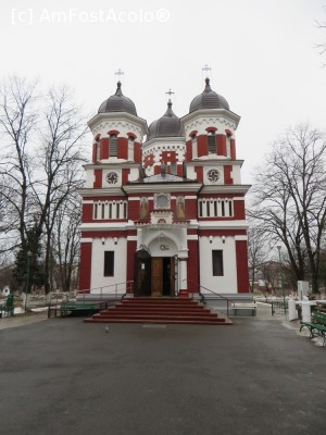 [P07] Biserica Basilescu - cartier Bucureștii Noi.  » foto by tata123 🔱
 - 
<span class="allrVoted glyphicon glyphicon-heart hidden" id="av706246"></span>
<a class="m-l-10 hidden" id="sv706246" onclick="voting_Foto_DelVot(,706246,11447)" role="button">șterge vot <span class="glyphicon glyphicon-remove"></span></a>
<a id="v9706246" class=" c-red"  onclick="voting_Foto_SetVot(706246)" role="button"><span class="glyphicon glyphicon-heart-empty"></span> <b>LIKE</b> = Votează poza</a> <img class="hidden"  id="f706246W9" src="/imagini/loader.gif" border="0" /><span class="AjErrMes hidden" id="e706246ErM"></span>