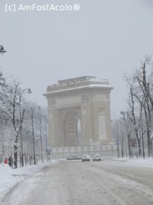 [P01] Arcul de Triumf - în drum spre Parcul Herăstrău.  » foto by tata123 🔱
 - 
<span class="allrVoted glyphicon glyphicon-heart hidden" id="av707144"></span>
<a class="m-l-10 hidden" id="sv707144" onclick="voting_Foto_DelVot(,707144,11447)" role="button">șterge vot <span class="glyphicon glyphicon-remove"></span></a>
<a id="v9707144" class=" c-red"  onclick="voting_Foto_SetVot(707144)" role="button"><span class="glyphicon glyphicon-heart-empty"></span> <b>LIKE</b> = Votează poza</a> <img class="hidden"  id="f707144W9" src="/imagini/loader.gif" border="0" /><span class="AjErrMes hidden" id="e707144ErM"></span>