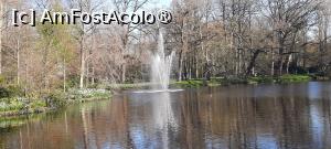 [P63] Grădinile Keukenhof, Iazul și jetul de apă » foto by mprofeanu
 - 
<span class="allrVoted glyphicon glyphicon-heart hidden" id="av1481623"></span>
<a class="m-l-10 hidden" id="sv1481623" onclick="voting_Foto_DelVot(,1481623,11516)" role="button">șterge vot <span class="glyphicon glyphicon-remove"></span></a>
<a id="v91481623" class=" c-red"  onclick="voting_Foto_SetVot(1481623)" role="button"><span class="glyphicon glyphicon-heart-empty"></span> <b>LIKE</b> = Votează poza</a> <img class="hidden"  id="f1481623W9" src="/imagini/loader.gif" border="0" /><span class="AjErrMes hidden" id="e1481623ErM"></span>