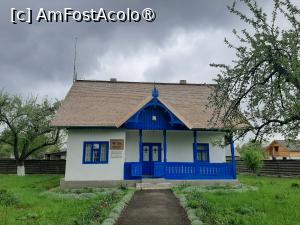 [P02] Casa Memoriala Nicolae Labiș » foto by roxxie
 - 
<span class="allrVoted glyphicon glyphicon-heart hidden" id="av1482526"></span>
<a class="m-l-10 hidden" id="sv1482526" onclick="voting_Foto_DelVot(,1482526,11553)" role="button">șterge vot <span class="glyphicon glyphicon-remove"></span></a>
<a id="v91482526" class=" c-red"  onclick="voting_Foto_SetVot(1482526)" role="button"><span class="glyphicon glyphicon-heart-empty"></span> <b>LIKE</b> = Votează poza</a> <img class="hidden"  id="f1482526W9" src="/imagini/loader.gif" border="0" /><span class="AjErrMes hidden" id="e1482526ErM"></span>