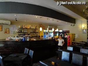 [P02] Barul din interiorul restaurantului » foto by Marian Preda
 - 
<span class="allrVoted glyphicon glyphicon-heart hidden" id="av664617"></span>
<a class="m-l-10 hidden" id="sv664617" onclick="voting_Foto_DelVot(,664617,11592)" role="button">șterge vot <span class="glyphicon glyphicon-remove"></span></a>
<a id="v9664617" class=" c-red"  onclick="voting_Foto_SetVot(664617)" role="button"><span class="glyphicon glyphicon-heart-empty"></span> <b>LIKE</b> = Votează poza</a> <img class="hidden"  id="f664617W9" src="/imagini/loader.gif" border="0" /><span class="AjErrMes hidden" id="e664617ErM"></span>