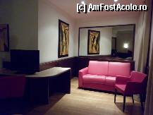 [P12] AS Hotel Cambiago : camera noastră în formă de L, cu o zonă de relaxare » foto by mariana.olaru
 - 
<span class="allrVoted glyphicon glyphicon-heart hidden" id="av322022"></span>
<a class="m-l-10 hidden" id="sv322022" onclick="voting_Foto_DelVot(,322022,11604)" role="button">șterge vot <span class="glyphicon glyphicon-remove"></span></a>
<a id="v9322022" class=" c-red"  onclick="voting_Foto_SetVot(322022)" role="button"><span class="glyphicon glyphicon-heart-empty"></span> <b>LIKE</b> = Votează poza</a> <img class="hidden"  id="f322022W9" src="/imagini/loader.gif" border="0" /><span class="AjErrMes hidden" id="e322022ErM"></span>