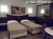 [P14] AS Hotel Cambiago : interior cameră » foto by mariana.olaru
 - 
<span class="allrVoted glyphicon glyphicon-heart hidden" id="av322024"></span>
<a class="m-l-10 hidden" id="sv322024" onclick="voting_Foto_DelVot(,322024,11604)" role="button">șterge vot <span class="glyphicon glyphicon-remove"></span></a>
<a id="v9322024" class=" c-red"  onclick="voting_Foto_SetVot(322024)" role="button"><span class="glyphicon glyphicon-heart-empty"></span> <b>LIKE</b> = Votează poza</a> <img class="hidden"  id="f322024W9" src="/imagini/loader.gif" border="0" /><span class="AjErrMes hidden" id="e322024ErM"></span>