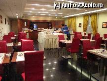 [P19] AS Hotel Cambiago : restaurantul cu bufet suedez rezervat...asiaticilor » foto by mariana.olaru
 - 
<span class="allrVoted glyphicon glyphicon-heart hidden" id="av322029"></span>
<a class="m-l-10 hidden" id="sv322029" onclick="voting_Foto_DelVot(,322029,11604)" role="button">șterge vot <span class="glyphicon glyphicon-remove"></span></a>
<a id="v9322029" class=" c-red"  onclick="voting_Foto_SetVot(322029)" role="button"><span class="glyphicon glyphicon-heart-empty"></span> <b>LIKE</b> = Votează poza</a> <img class="hidden"  id="f322029W9" src="/imagini/loader.gif" border="0" /><span class="AjErrMes hidden" id="e322029ErM"></span>