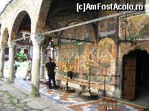 [P13] Manastirea Troyan-intrarea in biserica » foto by Ricone
 - 
<span class="allrVoted glyphicon glyphicon-heart hidden" id="av323864"></span>
<a class="m-l-10 hidden" id="sv323864" onclick="voting_Foto_DelVot(,323864,11645)" role="button">șterge vot <span class="glyphicon glyphicon-remove"></span></a>
<a id="v9323864" class=" c-red"  onclick="voting_Foto_SetVot(323864)" role="button"><span class="glyphicon glyphicon-heart-empty"></span> <b>LIKE</b> = Votează poza</a> <img class="hidden"  id="f323864W9" src="/imagini/loader.gif" border="0" /><span class="AjErrMes hidden" id="e323864ErM"></span>