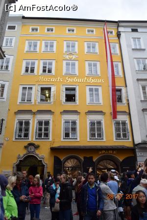 [P04] Casa natala a lui WA Mozart -aflata pe Getreidegasse » foto by cryangel
 - 
<span class="allrVoted glyphicon glyphicon-heart hidden" id="av888522"></span>
<a class="m-l-10 hidden" id="sv888522" onclick="voting_Foto_DelVot(,888522,11655)" role="button">șterge vot <span class="glyphicon glyphicon-remove"></span></a>
<a id="v9888522" class=" c-red"  onclick="voting_Foto_SetVot(888522)" role="button"><span class="glyphicon glyphicon-heart-empty"></span> <b>LIKE</b> = Votează poza</a> <img class="hidden"  id="f888522W9" src="/imagini/loader.gif" border="0" /><span class="AjErrMes hidden" id="e888522ErM"></span>