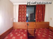 [P13] Hotel Pliska - Sofia, camera 410, cele doua paturi cu o singura noptiera. » foto by iulianic
 - 
<span class="allrVoted glyphicon glyphicon-heart hidden" id="av325787"></span>
<a class="m-l-10 hidden" id="sv325787" onclick="voting_Foto_DelVot(,325787,11671)" role="button">șterge vot <span class="glyphicon glyphicon-remove"></span></a>
<a id="v9325787" class=" c-red"  onclick="voting_Foto_SetVot(325787)" role="button"><span class="glyphicon glyphicon-heart-empty"></span> <b>LIKE</b> = Votează poza</a> <img class="hidden"  id="f325787W9" src="/imagini/loader.gif" border="0" /><span class="AjErrMes hidden" id="e325787ErM"></span>