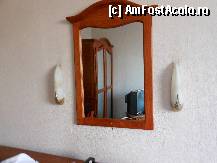 [P15] Hotel Pliska - Sofia, camera 410, oglinda si doua aplice montate deasupra biroului. » foto by iulianic
 - 
<span class="allrVoted glyphicon glyphicon-heart hidden" id="av325789"></span>
<a class="m-l-10 hidden" id="sv325789" onclick="voting_Foto_DelVot(,325789,11671)" role="button">șterge vot <span class="glyphicon glyphicon-remove"></span></a>
<a id="v9325789" class=" c-red"  onclick="voting_Foto_SetVot(325789)" role="button"><span class="glyphicon glyphicon-heart-empty"></span> <b>LIKE</b> = Votează poza</a> <img class="hidden"  id="f325789W9" src="/imagini/loader.gif" border="0" /><span class="AjErrMes hidden" id="e325789ErM"></span>