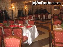 [P28] Restaurantul aranjat de sarbatoare!  » foto by Tudose E
 - 
<span class="allrVoted glyphicon glyphicon-heart hidden" id="av391648"></span>
<a class="m-l-10 hidden" id="sv391648" onclick="voting_Foto_DelVot(,391648,11824)" role="button">șterge vot <span class="glyphicon glyphicon-remove"></span></a>
<a id="v9391648" class=" c-red"  onclick="voting_Foto_SetVot(391648)" role="button"><span class="glyphicon glyphicon-heart-empty"></span> <b>LIKE</b> = Votează poza</a> <img class="hidden"  id="f391648W9" src="/imagini/loader.gif" border="0" /><span class="AjErrMes hidden" id="e391648ErM"></span>