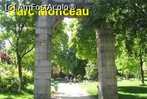[P20] Colonade din parc Monceau » foto by Michi
 - 
<span class="allrVoted glyphicon glyphicon-heart hidden" id="av1447796"></span>
<a class="m-l-10 hidden" id="sv1447796" onclick="voting_Foto_DelVot(,1447796,11886)" role="button">șterge vot <span class="glyphicon glyphicon-remove"></span></a>
<a id="v91447796" class=" c-red"  onclick="voting_Foto_SetVot(1447796)" role="button"><span class="glyphicon glyphicon-heart-empty"></span> <b>LIKE</b> = Votează poza</a> <img class="hidden"  id="f1447796W9" src="/imagini/loader.gif" border="0" /><span class="AjErrMes hidden" id="e1447796ErM"></span>