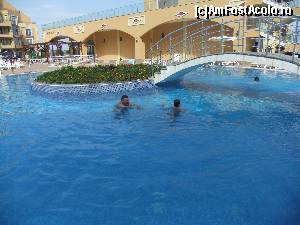 [P03] Piscina și restaurantul » foto by sofnicus
 - 
<span class="allrVoted glyphicon glyphicon-heart hidden" id="av513752"></span>
<a class="m-l-10 hidden" id="sv513752" onclick="voting_Foto_DelVot(,513752,11901)" role="button">șterge vot <span class="glyphicon glyphicon-remove"></span></a>
<a id="v9513752" class=" c-red"  onclick="voting_Foto_SetVot(513752)" role="button"><span class="glyphicon glyphicon-heart-empty"></span> <b>LIKE</b> = Votează poza</a> <img class="hidden"  id="f513752W9" src="/imagini/loader.gif" border="0" /><span class="AjErrMes hidden" id="e513752ErM"></span>