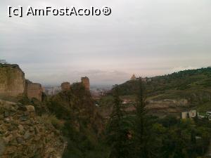 [P17] Tbilisi - vedere în spatele fortăreţei Narikala spre Grădina Botanică şi mănăstirea Tabor » foto by calator2000
 - 
<span class="allrVoted glyphicon glyphicon-heart hidden" id="av813516"></span>
<a class="m-l-10 hidden" id="sv813516" onclick="voting_Foto_DelVot(,813516,11911)" role="button">șterge vot <span class="glyphicon glyphicon-remove"></span></a>
<a id="v9813516" class=" c-red"  onclick="voting_Foto_SetVot(813516)" role="button"><span class="glyphicon glyphicon-heart-empty"></span> <b>LIKE</b> = Votează poza</a> <img class="hidden"  id="f813516W9" src="/imagini/loader.gif" border="0" /><span class="AjErrMes hidden" id="e813516ErM"></span>