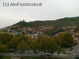 [P15] Tbilisi - vedere spre Mănăstirea Tabor a Schimbării la Faţă (pe deal), Băile de Sulf (în spatele copacilor de jos) şi moschee (clădirea roşie, cu un mic minaret, din dreapta)  » foto by calator2000
 - 
<span class="allrVoted glyphicon glyphicon-heart hidden" id="av812690"></span>
<a class="m-l-10 hidden" id="sv812690" onclick="voting_Foto_DelVot(,812690,11911)" role="button">șterge vot <span class="glyphicon glyphicon-remove"></span></a>
<a id="v9812690" class=" c-red"  onclick="voting_Foto_SetVot(812690)" role="button"><span class="glyphicon glyphicon-heart-empty"></span> <b>LIKE</b> = Votează poza</a> <img class="hidden"  id="f812690W9" src="/imagini/loader.gif" border="0" /><span class="AjErrMes hidden" id="e812690ErM"></span>