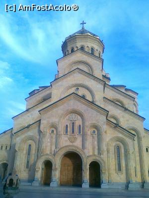 [P26] Tbilisi - Catedrala Sameba » foto by calator2000
 - 
<span class="allrVoted glyphicon glyphicon-heart hidden" id="av813022"></span>
<a class="m-l-10 hidden" id="sv813022" onclick="voting_Foto_DelVot(,813022,11911)" role="button">șterge vot <span class="glyphicon glyphicon-remove"></span></a>
<a id="v9813022" class=" c-red"  onclick="voting_Foto_SetVot(813022)" role="button"><span class="glyphicon glyphicon-heart-empty"></span> <b>LIKE</b> = Votează poza</a> <img class="hidden"  id="f813022W9" src="/imagini/loader.gif" border="0" /><span class="AjErrMes hidden" id="e813022ErM"></span>