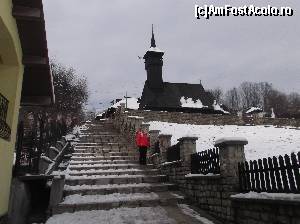 P05 [DEC-2014] La aprox 300 de m de hotel Stogu, biserica cu hramul Sf Pantelimon, cunoscuta ca biserica lui Horea din Albac