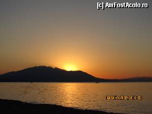 [P29] plaja din Asprovalta: rasarit de soare » foto by kanza
 - 
<span class="allrVoted glyphicon glyphicon-heart hidden" id="av337475"></span>
<a class="m-l-10 hidden" id="sv337475" onclick="voting_Foto_DelVot(,337475,11942)" role="button">șterge vot <span class="glyphicon glyphicon-remove"></span></a>
<a id="v9337475" class=" c-red"  onclick="voting_Foto_SetVot(337475)" role="button"><span class="glyphicon glyphicon-heart-empty"></span> <b>LIKE</b> = Votează poza</a> <img class="hidden"  id="f337475W9" src="/imagini/loader.gif" border="0" /><span class="AjErrMes hidden" id="e337475ErM"></span>