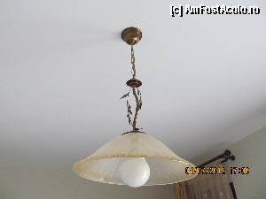 [P07] Al-Mare: ramura de maslin si pe lampa » foto by kanza
 - 
<span class="allrVoted glyphicon glyphicon-heart hidden" id="av337451"></span>
<a class="m-l-10 hidden" id="sv337451" onclick="voting_Foto_DelVot(,337451,11942)" role="button">șterge vot <span class="glyphicon glyphicon-remove"></span></a>
<a id="v9337451" class=" c-red"  onclick="voting_Foto_SetVot(337451)" role="button"><span class="glyphicon glyphicon-heart-empty"></span> <b>LIKE</b> = Votează poza</a> <img class="hidden"  id="f337451W9" src="/imagini/loader.gif" border="0" /><span class="AjErrMes hidden" id="e337451ErM"></span>