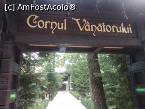 [P03] Cornul Vânătorului, Trivale, Pitești, intrarea spre restaurant » foto by Mioritik
 - 
<span class="allrVoted glyphicon glyphicon-heart hidden" id="av1309257"></span>
<a class="m-l-10 hidden" id="sv1309257" onclick="voting_Foto_DelVot(,1309257,11962)" role="button">șterge vot <span class="glyphicon glyphicon-remove"></span></a>
<a id="v91309257" class=" c-red"  onclick="voting_Foto_SetVot(1309257)" role="button"><span class="glyphicon glyphicon-heart-empty"></span> <b>LIKE</b> = Votează poza</a> <img class="hidden"  id="f1309257W9" src="/imagini/loader.gif" border="0" /><span class="AjErrMes hidden" id="e1309257ErM"></span>