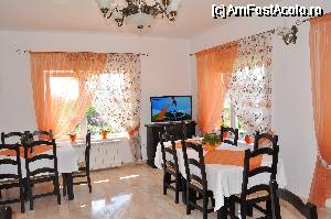 [P05] Sala de mese » foto by matrix007
 - 
<span class="allrVoted glyphicon glyphicon-heart hidden" id="av340881"></span>
<a class="m-l-10 hidden" id="sv340881" onclick="voting_Foto_DelVot(,340881,12016)" role="button">șterge vot <span class="glyphicon glyphicon-remove"></span></a>
<a id="v9340881" class=" c-red"  onclick="voting_Foto_SetVot(340881)" role="button"><span class="glyphicon glyphicon-heart-empty"></span> <b>LIKE</b> = Votează poza</a> <img class="hidden"  id="f340881W9" src="/imagini/loader.gif" border="0" /><span class="AjErrMes hidden" id="e340881ErM"></span>