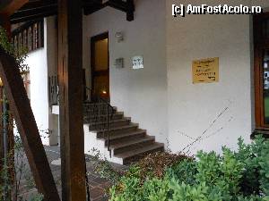 [P20] Hotel Klostertaler Hof - 3*. In partea laterala a cladirii, scara de acces pe timp de noapte si soneria de averizare a receptionerului.  » foto by iulianic
 - 
<span class="allrVoted glyphicon glyphicon-heart hidden" id="av342169"></span>
<a class="m-l-10 hidden" id="sv342169" onclick="voting_Foto_DelVot(,342169,12040)" role="button">șterge vot <span class="glyphicon glyphicon-remove"></span></a>
<a id="v9342169" class=" c-red"  onclick="voting_Foto_SetVot(342169)" role="button"><span class="glyphicon glyphicon-heart-empty"></span> <b>LIKE</b> = Votează poza</a> <img class="hidden"  id="f342169W9" src="/imagini/loader.gif" border="0" /><span class="AjErrMes hidden" id="e342169ErM"></span>