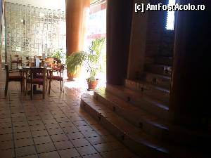 [P10] Barul hotelului. Scarile fac legatura intre bar si restaurant/receptie.  » foto by alinaro
 - 
<span class="allrVoted glyphicon glyphicon-heart hidden" id="av342314"></span>
<a class="m-l-10 hidden" id="sv342314" onclick="voting_Foto_DelVot(,342314,12043)" role="button">șterge vot <span class="glyphicon glyphicon-remove"></span></a>
<a id="v9342314" class=" c-red"  onclick="voting_Foto_SetVot(342314)" role="button"><span class="glyphicon glyphicon-heart-empty"></span> <b>LIKE</b> = Votează poza</a> <img class="hidden"  id="f342314W9" src="/imagini/loader.gif" border="0" /><span class="AjErrMes hidden" id="e342314ErM"></span>