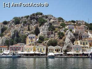 P07 [JUN-2018] Case colorate în Symi