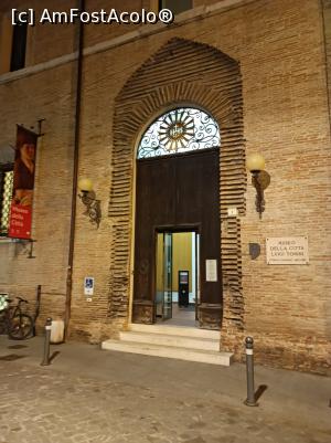 [P15] Rimini, Museo della Città, intrarea » foto by mprofeanu
 - 
<span class="allrVoted glyphicon glyphicon-heart hidden" id="av1342013"></span>
<a class="m-l-10 hidden" id="sv1342013" onclick="voting_Foto_DelVot(,1342013,12117)" role="button">șterge vot <span class="glyphicon glyphicon-remove"></span></a>
<a id="v91342013" class=" c-red"  onclick="voting_Foto_SetVot(1342013)" role="button"><span class="glyphicon glyphicon-heart-empty"></span> <b>LIKE</b> = Votează poza</a> <img class="hidden"  id="f1342013W9" src="/imagini/loader.gif" border="0" /><span class="AjErrMes hidden" id="e1342013ErM"></span>