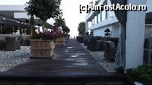 [P09] in stanga beach bar si in dreapta restaurantul principal, in fata pontonul » foto by callmevaly
 - 
<span class="allrVoted glyphicon glyphicon-heart hidden" id="av473028"></span>
<a class="m-l-10 hidden" id="sv473028" onclick="voting_Foto_DelVot(,473028,12164)" role="button">șterge vot <span class="glyphicon glyphicon-remove"></span></a>
<a id="v9473028" class=" c-red"  onclick="voting_Foto_SetVot(473028)" role="button"><span class="glyphicon glyphicon-heart-empty"></span> <b>LIKE</b> = Votează poza</a> <img class="hidden"  id="f473028W9" src="/imagini/loader.gif" border="0" /><span class="AjErrMes hidden" id="e473028ErM"></span>