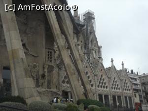 [P01] O parte a catedralei Sagrada Familia, vizibilă de la coadă » foto by diacrys*
 - 
<span class="allrVoted glyphicon glyphicon-heart hidden" id="av824134"></span>
<a class="m-l-10 hidden" id="sv824134" onclick="voting_Foto_DelVot(,824134,12198)" role="button">șterge vot <span class="glyphicon glyphicon-remove"></span></a>
<a id="v9824134" class=" c-red"  onclick="voting_Foto_SetVot(824134)" role="button"><span class="glyphicon glyphicon-heart-empty"></span> <b>LIKE</b> = Votează poza</a> <img class="hidden"  id="f824134W9" src="/imagini/loader.gif" border="0" /><span class="AjErrMes hidden" id="e824134ErM"></span>