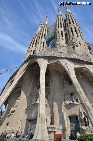 [P40] Sagrada Familia, Fatada Patimilor » foto by Muffin2009*
 - 
<span class="allrVoted glyphicon glyphicon-heart hidden" id="av352215"></span>
<a class="m-l-10 hidden" id="sv352215" onclick="voting_Foto_DelVot(,352215,12198)" role="button">șterge vot <span class="glyphicon glyphicon-remove"></span></a>
<a id="v9352215" class=" c-red"  onclick="voting_Foto_SetVot(352215)" role="button"><span class="glyphicon glyphicon-heart-empty"></span> <b>LIKE</b> = Votează poza</a> <img class="hidden"  id="f352215W9" src="/imagini/loader.gif" border="0" /><span class="AjErrMes hidden" id="e352215ErM"></span>