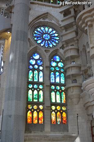 [P64] Sagrada Familia, vitraliu » foto by Muffin2009*
 - 
<span class="allrVoted glyphicon glyphicon-heart hidden" id="av352248"></span>
<a class="m-l-10 hidden" id="sv352248" onclick="voting_Foto_DelVot(,352248,12198)" role="button">șterge vot <span class="glyphicon glyphicon-remove"></span></a>
<a id="v9352248" class=" c-red"  onclick="voting_Foto_SetVot(352248)" role="button"><span class="glyphicon glyphicon-heart-empty"></span> <b>LIKE</b> = Votează poza</a> <img class="hidden"  id="f352248W9" src="/imagini/loader.gif" border="0" /><span class="AjErrMes hidden" id="e352248ErM"></span>