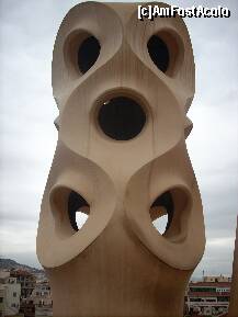 [P10] Forma supranaturala de pe acoperisul La Pedrera. » foto by sandu.53
 - 
<span class="allrVoted glyphicon glyphicon-heart hidden" id="av171337"></span>
<a class="m-l-10 hidden" id="sv171337" onclick="voting_Foto_DelVot(,171337,12198)" role="button">șterge vot <span class="glyphicon glyphicon-remove"></span></a>
<a id="v9171337" class=" c-red"  onclick="voting_Foto_SetVot(171337)" role="button"><span class="glyphicon glyphicon-heart-empty"></span> <b>LIKE</b> = Votează poza</a> <img class="hidden"  id="f171337W9" src="/imagini/loader.gif" border="0" /><span class="AjErrMes hidden" id="e171337ErM"></span>