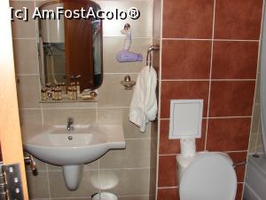 [P08] toaleta apartamentului nu foarte mare cu cada, incalzirea apei se realiza cu ajutorul boilerului » foto by ceasornicarul
 - 
<span class="allrVoted glyphicon glyphicon-heart hidden" id="av746215"></span>
<a class="m-l-10 hidden" id="sv746215" onclick="voting_Foto_DelVot(,746215,12245)" role="button">șterge vot <span class="glyphicon glyphicon-remove"></span></a>
<a id="v9746215" class=" c-red"  onclick="voting_Foto_SetVot(746215)" role="button"><span class="glyphicon glyphicon-heart-empty"></span> <b>LIKE</b> = Votează poza</a> <img class="hidden"  id="f746215W9" src="/imagini/loader.gif" border="0" /><span class="AjErrMes hidden" id="e746215ErM"></span>