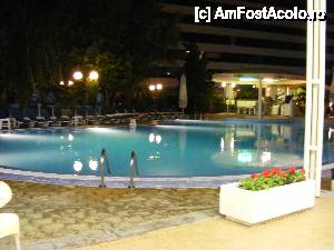 [P07] Piscina cu barul - noaptea » foto by mitica070463
 - 
<span class="allrVoted glyphicon glyphicon-heart hidden" id="av445226"></span>
<a class="m-l-10 hidden" id="sv445226" onclick="voting_Foto_DelVot(,445226,12251)" role="button">șterge vot <span class="glyphicon glyphicon-remove"></span></a>
<a id="v9445226" class=" c-red"  onclick="voting_Foto_SetVot(445226)" role="button"><span class="glyphicon glyphicon-heart-empty"></span> <b>LIKE</b> = Votează poza</a> <img class="hidden"  id="f445226W9" src="/imagini/loader.gif" border="0" /><span class="AjErrMes hidden" id="e445226ErM"></span>