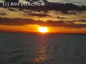 [P46] Apus de soare pe mare » foto by crismis
 - 
<span class="allrVoted glyphicon glyphicon-heart hidden" id="av1124331"></span>
<a class="m-l-10 hidden" id="sv1124331" onclick="voting_Foto_DelVot(,1124331,12337)" role="button">șterge vot <span class="glyphicon glyphicon-remove"></span></a>
<a id="v91124331" class=" c-red"  onclick="voting_Foto_SetVot(1124331)" role="button"><span class="glyphicon glyphicon-heart-empty"></span> <b>LIKE</b> = Votează poza</a> <img class="hidden"  id="f1124331W9" src="/imagini/loader.gif" border="0" /><span class="AjErrMes hidden" id="e1124331ErM"></span>