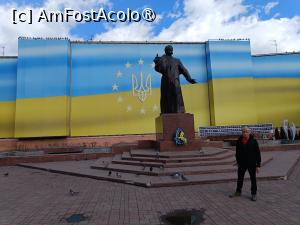 [P67] Cernăuți, Piața Primăriei cu Monumentul lui T.G. Şevcenko » foto by mprofeanu
 - 
<span class="allrVoted glyphicon glyphicon-heart hidden" id="av1477022"></span>
<a class="m-l-10 hidden" id="sv1477022" onclick="voting_Foto_DelVot(,1477022,12581)" role="button">șterge vot <span class="glyphicon glyphicon-remove"></span></a>
<a id="v91477022" class=" c-red"  onclick="voting_Foto_SetVot(1477022)" role="button"><span class="glyphicon glyphicon-heart-empty"></span> <b>LIKE</b> = Votează poza</a> <img class="hidden"  id="f1477022W9" src="/imagini/loader.gif" border="0" /><span class="AjErrMes hidden" id="e1477022ErM"></span>