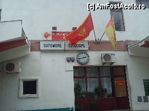 [P06] Am ajuns in statiune la mare in Muntenegru, din spatele garii sunt curse spre toate directiile din MNE. 
De aici pina pe plaja 15 minute pe jos.  » foto by Nicu
 - 
<span class="allrVoted glyphicon glyphicon-heart hidden" id="av380157"></span>
<a class="m-l-10 hidden" id="sv380157" onclick="voting_Foto_DelVot(,380157,12619)" role="button">șterge vot <span class="glyphicon glyphicon-remove"></span></a>
<a id="v9380157" class=" c-red"  onclick="voting_Foto_SetVot(380157)" role="button"><span class="glyphicon glyphicon-heart-empty"></span> <b>LIKE</b> = Votează poza</a> <img class="hidden"  id="f380157W9" src="/imagini/loader.gif" border="0" /><span class="AjErrMes hidden" id="e380157ErM"></span>