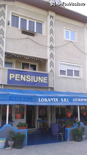 [P04] 'Restaurantul', de fapt ceva in genul localului lui Bobitza in Las Fierbinti... de fapt asemanarile cu serialul nu se opresc aici...  » foto by George Popescu
 - 
<span class="allrVoted glyphicon glyphicon-heart hidden" id="av535220"></span>
<a class="m-l-10 hidden" id="sv535220" onclick="voting_Foto_DelVot(,535220,12627)" role="button">șterge vot <span class="glyphicon glyphicon-remove"></span></a>
<a id="v9535220" class=" c-red"  onclick="voting_Foto_SetVot(535220)" role="button"><span class="glyphicon glyphicon-heart-empty"></span> <b>LIKE</b> = Votează poza</a> <img class="hidden"  id="f535220W9" src="/imagini/loader.gif" border="0" /><span class="AjErrMes hidden" id="e535220ErM"></span>
