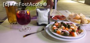 [P44] Paraiso del Jamón, salată fructe de mare » foto by irinad
 - 
<span class="allrVoted glyphicon glyphicon-heart hidden" id="av1280997"></span>
<a class="m-l-10 hidden" id="sv1280997" onclick="voting_Foto_DelVot(,1280997,12730)" role="button">șterge vot <span class="glyphicon glyphicon-remove"></span></a>
<a id="v91280997" class=" c-red"  onclick="voting_Foto_SetVot(1280997)" role="button"><span class="glyphicon glyphicon-heart-empty"></span> <b>LIKE</b> = Votează poza</a> <img class="hidden"  id="f1280997W9" src="/imagini/loader.gif" border="0" /><span class="AjErrMes hidden" id="e1280997ErM"></span>