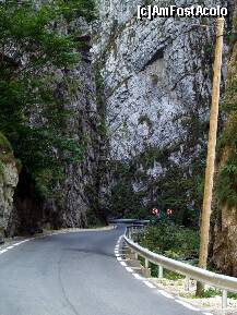 [P01] Soseaua impecabila la intrarea in Cheile Dambovicioarei » foto by pepsi70ro
 - 
<span class="allrVoted glyphicon glyphicon-heart hidden" id="av271667"></span>
<a class="m-l-10 hidden" id="sv271667" onclick="voting_Foto_DelVot(,271667,12765)" role="button">șterge vot <span class="glyphicon glyphicon-remove"></span></a>
<a id="v9271667" class=" c-red"  onclick="voting_Foto_SetVot(271667)" role="button"><span class="glyphicon glyphicon-heart-empty"></span> <b>LIKE</b> = Votează poza</a> <img class="hidden"  id="f271667W9" src="/imagini/loader.gif" border="0" /><span class="AjErrMes hidden" id="e271667ErM"></span>