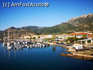 [P60] Portul Nidri dimineața, de pe ferry spre Kefalonia » foto by crismis
 - 
<span class="allrVoted glyphicon glyphicon-heart hidden" id="av1260064"></span>
<a class="m-l-10 hidden" id="sv1260064" onclick="voting_Foto_DelVot(,1260064,12776)" role="button">șterge vot <span class="glyphicon glyphicon-remove"></span></a>
<a id="v91260064" class=" c-red"  onclick="voting_Foto_SetVot(1260064)" role="button"><span class="glyphicon glyphicon-heart-empty"></span> <b>LIKE</b> = Votează poza</a> <img class="hidden"  id="f1260064W9" src="/imagini/loader.gif" border="0" /><span class="AjErrMes hidden" id="e1260064ErM"></span>