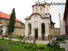 [P14] Biserica Manastirii Arnota si credinciosii ascultand slujba » foto by ascent
 - 
<span class="allrVoted glyphicon glyphicon-heart hidden" id="av148925"></span>
<a class="m-l-10 hidden" id="sv148925" onclick="voting_Foto_DelVot(,148925,12858)" role="button">șterge vot <span class="glyphicon glyphicon-remove"></span></a>
<a id="v9148925" class=" c-red"  onclick="voting_Foto_SetVot(148925)" role="button"><span class="glyphicon glyphicon-heart-empty"></span> <b>LIKE</b> = Votează poza</a> <img class="hidden"  id="f148925W9" src="/imagini/loader.gif" border="0" /><span class="AjErrMes hidden" id="e148925ErM"></span>