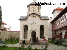 [P19] Biserica Manastirii Arnota si credinciosi ascultand slujba » foto by ascent
 - 
<span class="allrVoted glyphicon glyphicon-heart hidden" id="av148930"></span>
<a class="m-l-10 hidden" id="sv148930" onclick="voting_Foto_DelVot(,148930,12858)" role="button">șterge vot <span class="glyphicon glyphicon-remove"></span></a>
<a id="v9148930" class=" c-red"  onclick="voting_Foto_SetVot(148930)" role="button"><span class="glyphicon glyphicon-heart-empty"></span> <b>LIKE</b> = Votează poza</a> <img class="hidden"  id="f148930W9" src="/imagini/loader.gif" border="0" /><span class="AjErrMes hidden" id="e148930ErM"></span>