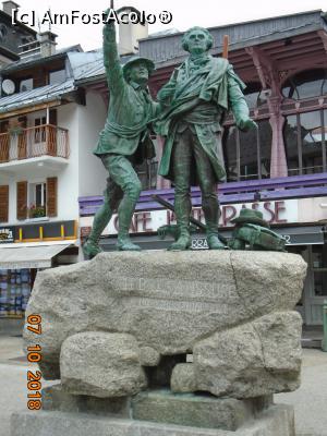 [P20] Piața Balmat - Jacques Balmat îi arată lui Horace-Bénédict de Saussure unde este vârful Mont-Blanc » foto by Mitica49
 - 
<span class="allrVoted glyphicon glyphicon-heart hidden" id="av1028741"></span>
<a class="m-l-10 hidden" id="sv1028741" onclick="voting_Foto_DelVot(,1028741,12870)" role="button">șterge vot <span class="glyphicon glyphicon-remove"></span></a>
<a id="v91028741" class=" c-red"  onclick="voting_Foto_SetVot(1028741)" role="button"><span class="glyphicon glyphicon-heart-empty"></span> <b>LIKE</b> = Votează poza</a> <img class="hidden"  id="f1028741W9" src="/imagini/loader.gif" border="0" /><span class="AjErrMes hidden" id="e1028741ErM"></span>