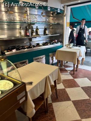 [P19] Prin restaurant » foto by krisstinna
 - 
<span class="allrVoted glyphicon glyphicon-heart hidden" id="av1404468"></span>
<a class="m-l-10 hidden" id="sv1404468" onclick="voting_Foto_DelVot(,1404468,12882)" role="button">șterge vot <span class="glyphicon glyphicon-remove"></span></a>
<a id="v91404468" class=" c-red"  onclick="voting_Foto_SetVot(1404468)" role="button"><span class="glyphicon glyphicon-heart-empty"></span> <b>LIKE</b> = Votează poza</a> <img class="hidden"  id="f1404468W9" src="/imagini/loader.gif" border="0" /><span class="AjErrMes hidden" id="e1404468ErM"></span>