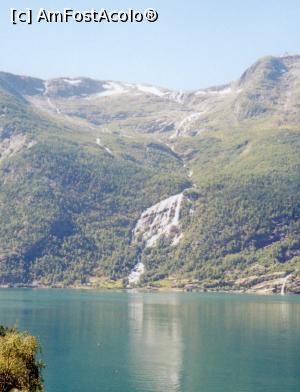 [P29] Fiordul Geiranger, cascada Vălul Miresei, Norvegia » foto by Michi
 - 
<span class="allrVoted glyphicon glyphicon-heart hidden" id="av1164695"></span>
<a class="m-l-10 hidden" id="sv1164695" onclick="voting_Foto_DelVot(,1164695,12926)" role="button">șterge vot <span class="glyphicon glyphicon-remove"></span></a>
<a id="v91164695" class=" c-red"  onclick="voting_Foto_SetVot(1164695)" role="button"><span class="glyphicon glyphicon-heart-empty"></span> <b>LIKE</b> = Votează poza</a> <img class="hidden"  id="f1164695W9" src="/imagini/loader.gif" border="0" /><span class="AjErrMes hidden" id="e1164695ErM"></span>