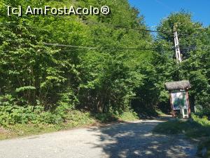 [P01] Călători pe meleaguri vrâncene: eram aproape de intrarea în rezervația Cheile Tișiței. » foto by Floryn81
 - 
<span class="allrVoted glyphicon glyphicon-heart hidden" id="av1173831"></span>
<a class="m-l-10 hidden" id="sv1173831" onclick="voting_Foto_DelVot(,1173831,12947)" role="button">șterge vot <span class="glyphicon glyphicon-remove"></span></a>
<a id="v91173831" class=" c-red"  onclick="voting_Foto_SetVot(1173831)" role="button"><span class="glyphicon glyphicon-heart-empty"></span> <b>LIKE</b> = Votează poza</a> <img class="hidden"  id="f1173831W9" src="/imagini/loader.gif" border="0" /><span class="AjErrMes hidden" id="e1173831ErM"></span>