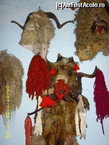 [P01] masti folosite de flacaii satului la diverse sarbatori » foto by zangela69
 - 
<span class="allrVoted glyphicon glyphicon-heart hidden" id="av46306"></span>
<a class="m-l-10 hidden" id="sv46306" onclick="voting_Foto_DelVot(,46306,13024)" role="button">șterge vot <span class="glyphicon glyphicon-remove"></span></a>
<a id="v946306" class=" c-red"  onclick="voting_Foto_SetVot(46306)" role="button"><span class="glyphicon glyphicon-heart-empty"></span> <b>LIKE</b> = Votează poza</a> <img class="hidden"  id="f46306W9" src="/imagini/loader.gif" border="0" /><span class="AjErrMes hidden" id="e46306ErM"></span>